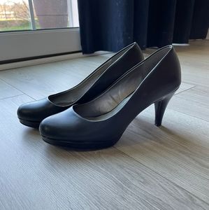 Bandolino Black Leather Pumps 7.5